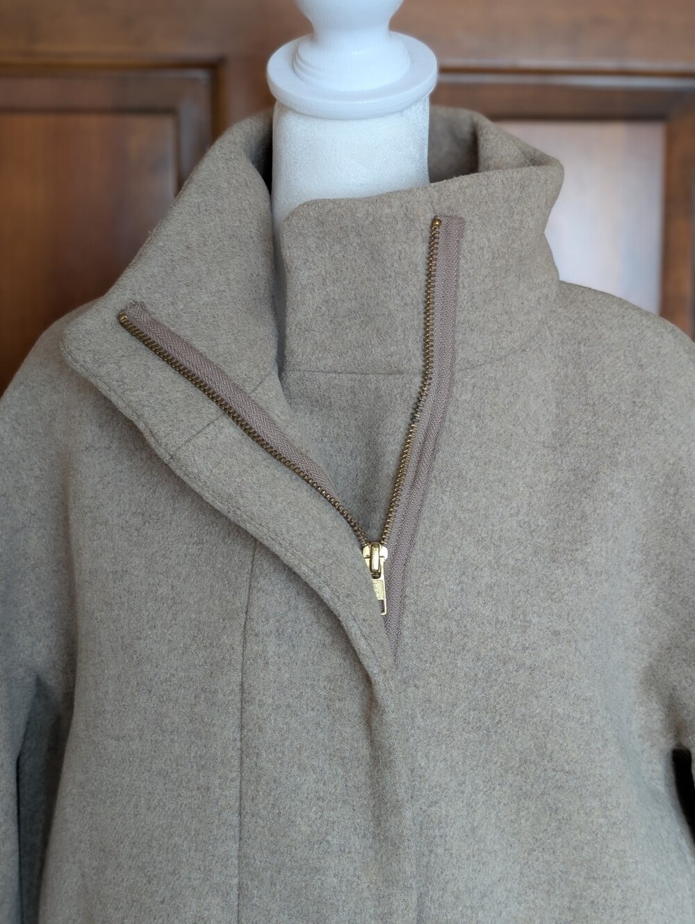 J.Crew Wool Blend City Coat Oatmeal Women’s Size 10 Funnel Neck Zip Jacket - Picture 7 of 16